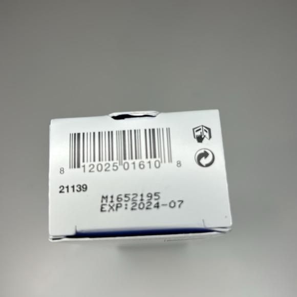 PCA Skin sheer tint broad spectrum spf 45 - Picture 5 of 5